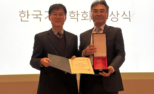 장형관 조류질병연구소장, 가금학회 ‘오당학술상’ 수상 게시글 썸네일